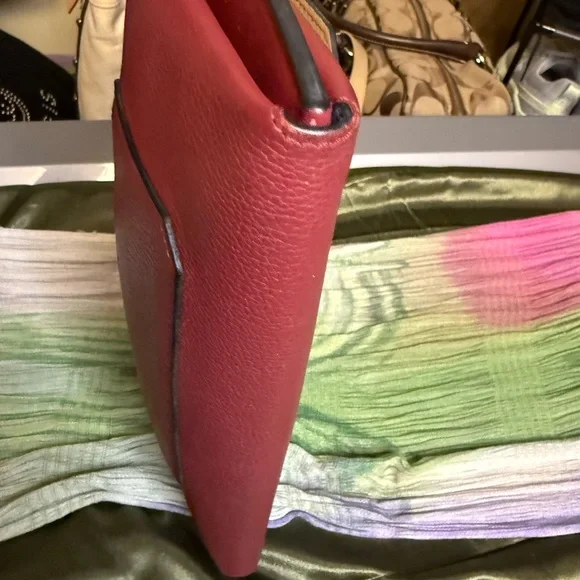 MCM Burgundy Leather Shoulder Bag with unbranded Gold Chain - Picture 5 of 16